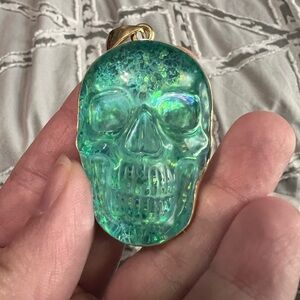 Charles Albert blue glitter skull pendant